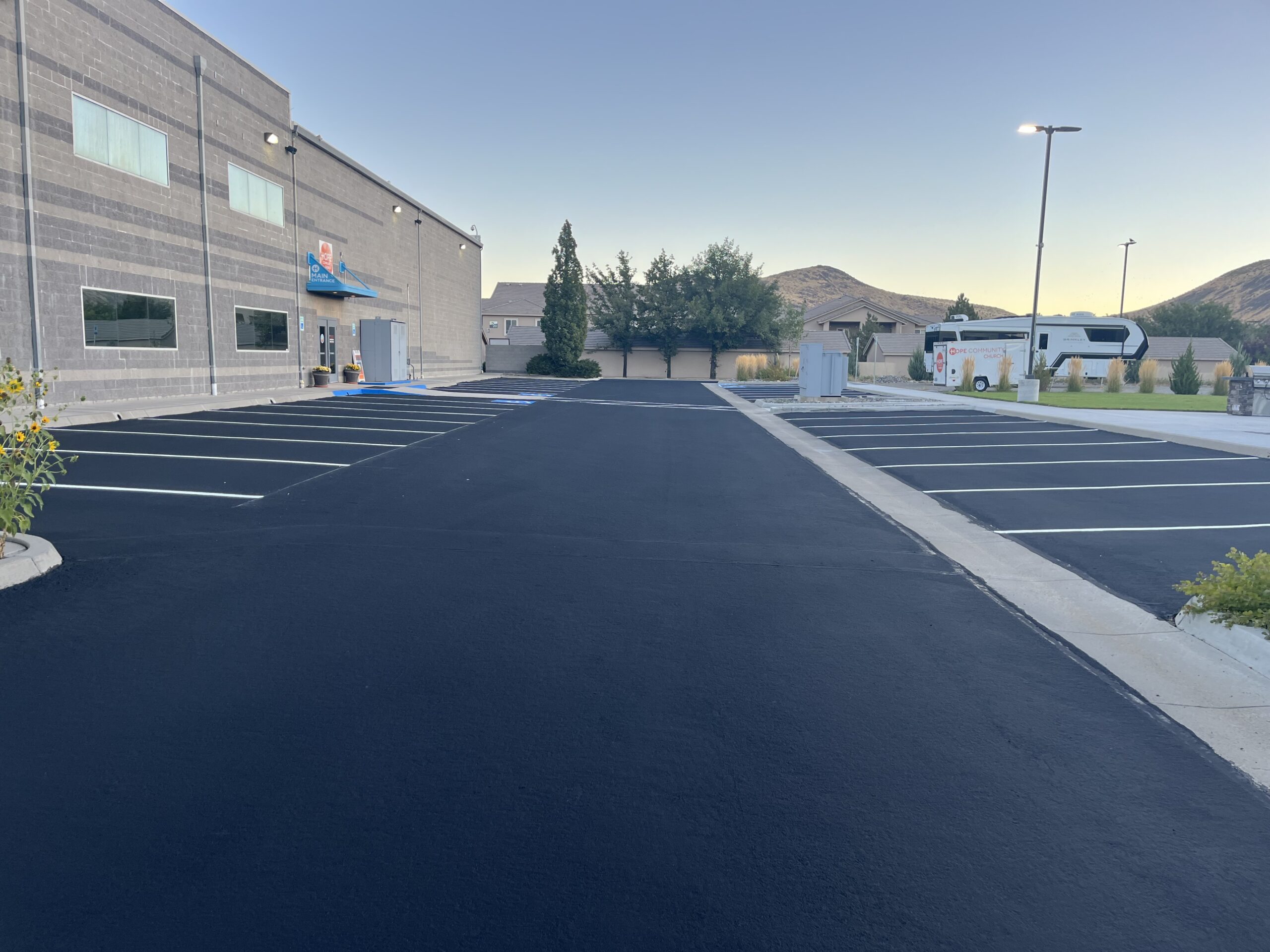 5 Reasons Why You Need A Professional Vegas Asphalt Sealcoating Contractor